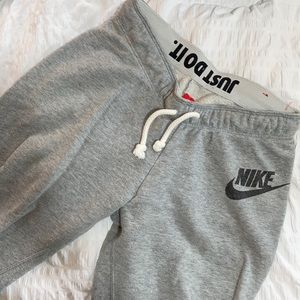 Gray nike sweatpants